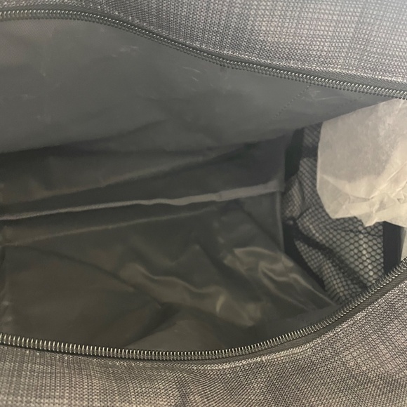 NEW Thirty-One Jr Rec Duffle Black Cross Pop - Picture 7 of 8
